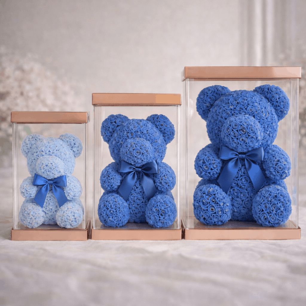 Plavi medvedić od ruža